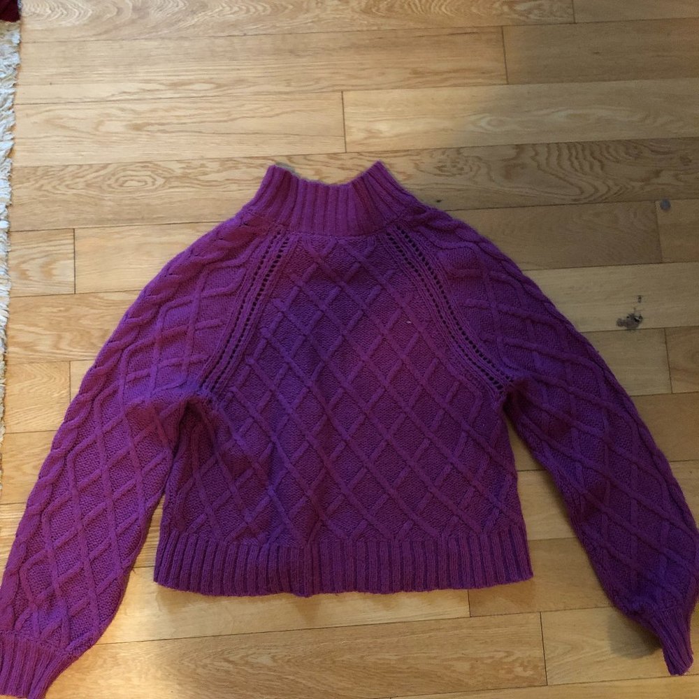 American Eagle - plum colored long sleeve, patterned turtle neck